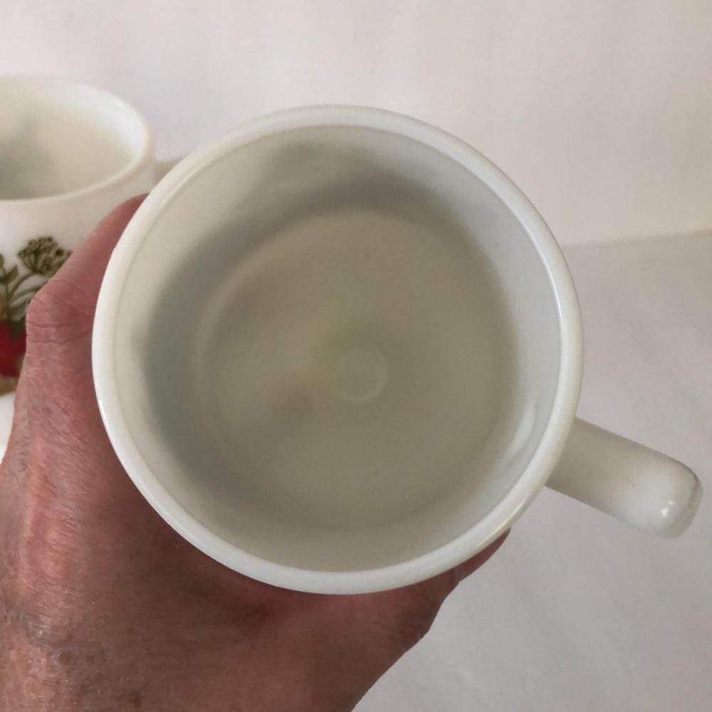 Corningware Spice Of Life Vegetables Milk Glass Pedestal Footed Coffee Mugs - Picture 13 of 16